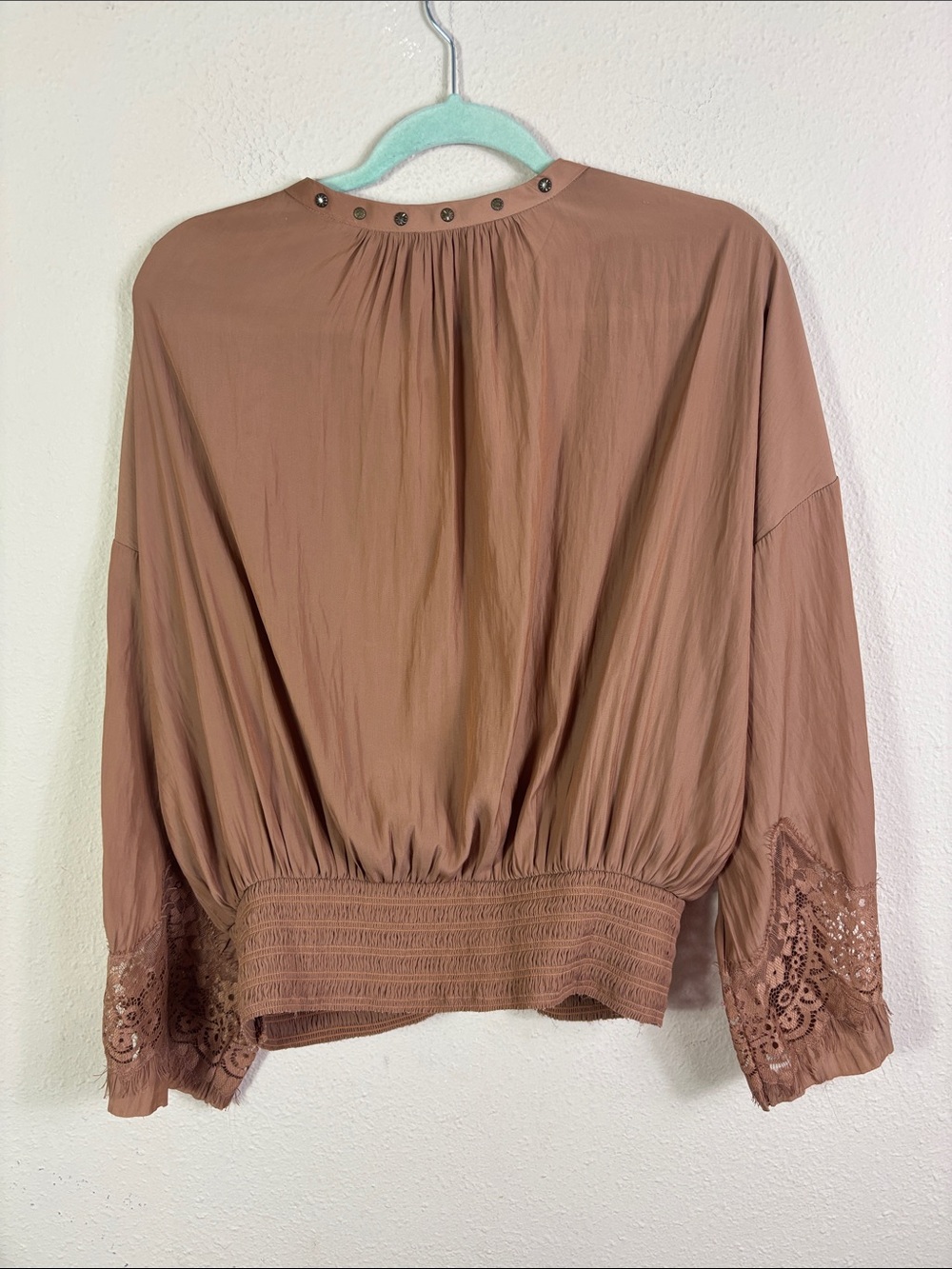 Ramy Brook Copper Brown Smocked Top V-neck Flare Lace Sleeves sz Large - Picture 4 of 9
